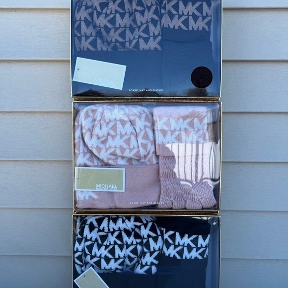 Michael Kors Hat,Gloves & Scarf Set MK Signature Cold Weather Chocolate - Picture 10 of 10